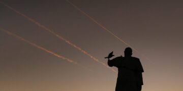 Ταφή στο χώμα, με λιτή διακόσμηση