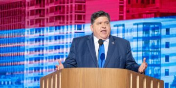 Ο δεύτερος πλουσιότερος αιρετός στις ΗΠΑ θέλει τη θέση του Τραμπ