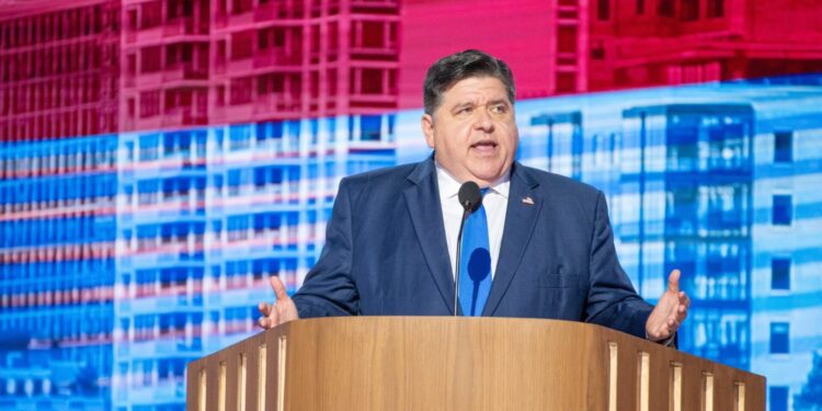 Ο δεύτερος πλουσιότερος αιρετός στις ΗΠΑ θέλει τη θέση του Τραμπ