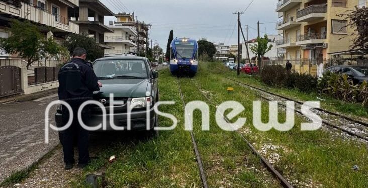 Πύργος: Ασυνείδητος οδηγός πάρκαρε δίπλα στις ράγες τρένου