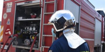 Εγκλωβισμένοι δύο νέοι στο ρέμα Προμπονά