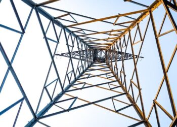 Λογαριασμοί ρεύματος σε επιχειρήσεις: Ανακοινώθηκαν από το ΥΠΕΝ οι επιδοτήσεις