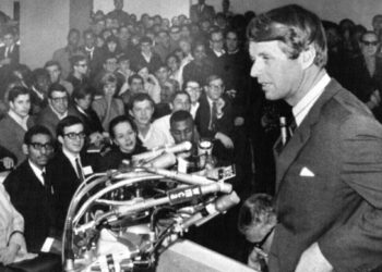 Η κυβέρνηση Τραμπ έδωσε στη δημοσιότητα 10.000 σελίδες αρχείων για τη δολοφονία του Ρόμπερτ Φ. Κένεντι το 1968