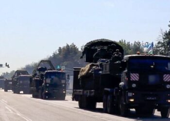 Wall Street Journal: Η Ρωσία επεκτείνει τις βάσεις της και ενισχύει τα στρατεύματά της στα σύνορα με το ΝΑΤΟ