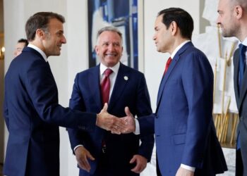 Ουκρανία: Υποβαθμίστηκαν οι συνομιλίες στο Λονδίνο και αναβλήθηκαν οι συναντήσεις των ΥΠΕΞ