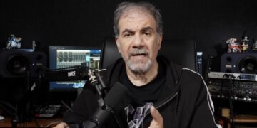 «Δεν έχω φωνή αλλά δεν μου πήγαινε η καρδιά να μη σας ευχηθώ»