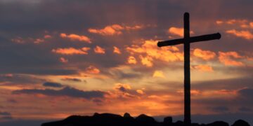 Μεγάλη Παρασκευή: Από τον Καϊάφα στον Πιλάτο και στη Σταύρωση