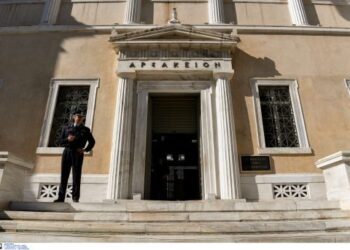 Στην Ολομέλεια θα κριθεί η επιβολή αυτοτελούς τέλους επιτηδεύματος στα Airbnb