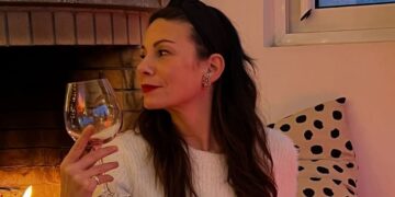 Πέθανε η Στέλλα Καλησπεράτου – Ήταν δημοσιογράφος, παρουσιάστρια και ηθοποιός