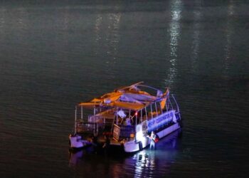 Καρέ καρέ η στιγμή της σύγκρουσης δύο σκαφών με απολογισμό 1 νεκρό και 12 τραυματίες στη Φλόριντα