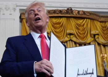 Μεγάλη νίκη για την Apple και την Κίνα η ανάκληση των δασμών σε ηλεκτρονικά προϊόντα