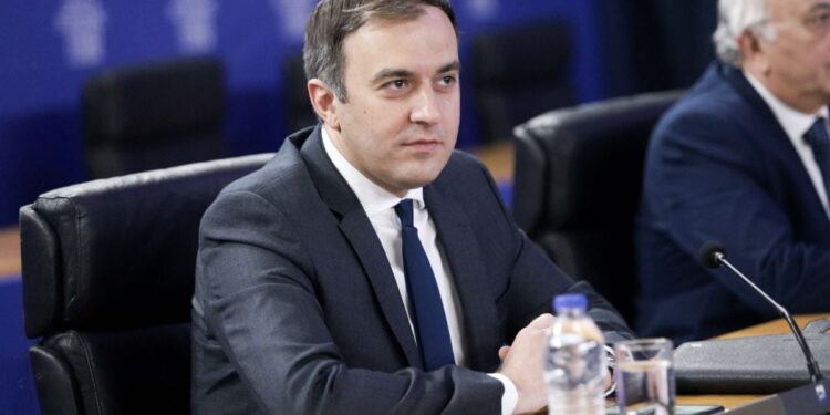 Η κυβέρνηση δεν φοβάται να παίρνει πρωτοβουλίες θωράκισης του εθνικού συμφέροντος