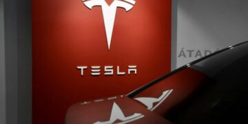Η Tesla άνοιξε τρεις αντιπροσωπείες στη Σαουδική Αραβία