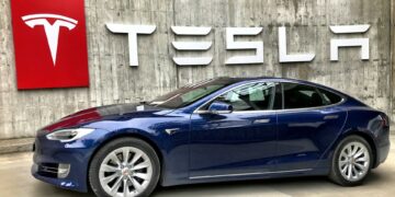 Tesla: Συλλογική αγωγή κατά της αυτοκινητοβιομηχανίας του Μασκ για «πειραγμένους» χιλιομετρητές