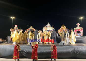 Θεσσαλονίκη: Η μεγάλη συνάντηση πέντε Επιταφίων στην πλατεία Αριστοτέλους