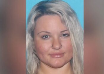 Προσπάθησε να προσλάβει δολοφόνο στο Tinder για να σκοτώσει τον πρώην σύντροφό της και την κόρη του