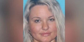 Προσπάθησε να προσλάβει δολοφόνο στο Tinder για να σκοτώσει τον πρώην σύντροφό της και την κόρη του