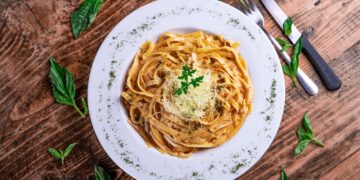 Εκπληκτική συνταγή για λιγκουίνι με λεμόνι και λαχανικά