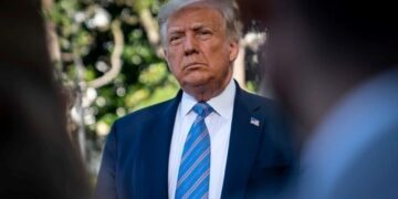 Στο χαμηλότερο επίπεδο η δημοτικότητά του από την ημέρα που επέστρεψε στον Λευκό Οίκο