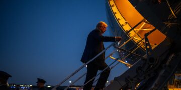 Φθίνει η αποδοχή Τραμπ στις ΗΠΑ