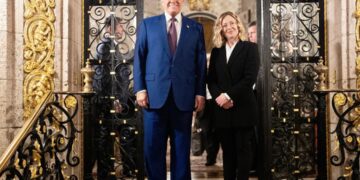 Politico: Η Μελόνι στην Ουάσινγκτον για να «σώσει» την Ευρώπη