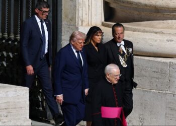 Κηδεία Πάπα Φραγκίσκου: Πώς η Μελάνια απέτρεψε διπλωματικό επεισόδιο