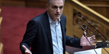 Ο δημοσιονομικός χώρος πρέπει να αξιοποιηθεί σε μείωση φόρων για τους ευάλωτους, δαπάνες για την Υγεία και αντιμετώπιση των ανισοτήτων