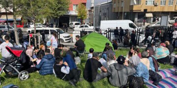 Σεισμός στην Τουρκία: Σκηνές πανικού από τα 6,2 Ρίχτερ – 151 τραυματίες, πήδηξαν από παράθυρα και μπαλκόνια για να σωθούν