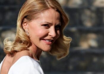 Έβαψαν τα πασχαλινά αυγά με τον μικρό Παναγιώτη- Αντώνιο