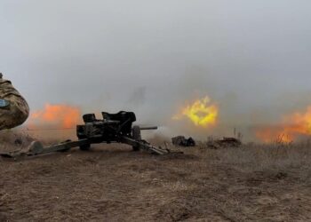 Ουκρανία: Συνεχίζεται το πινγκ πονγκ ευθυνών ενώ η ειρήνη φαίνεται μόνο με «κυάλια»