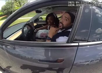 ΗΠΑ: Αστυνομικοί σταμάτησαν αυτοκίνητο νύφης για υπερβολική ταχύτητα – Είχε αργήσει στον γάμο της