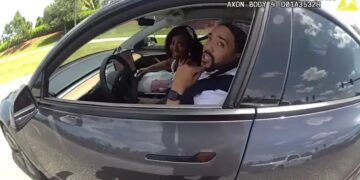 ΗΠΑ: Αστυνομικοί σταμάτησαν αυτοκίνητο νύφης για υπερβολική ταχύτητα – Είχε αργήσει στον γάμο της