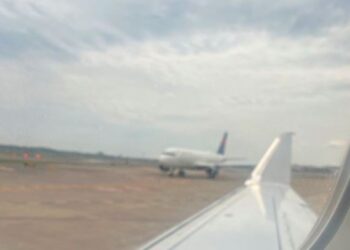 Παρ’ ολίγον τραγωδία στις ΗΠΑ: Αεροσκάφη συγκρούστηκαν στο αεροδρόμιο της Ουάσινγκτον