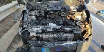 Φθιώτιδα: Βανάκι τυλίχθηκε στις φλόγες στην Εθνική Οδό Αθηνών – Λαμίας