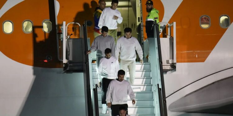 Το Ανώτατο Δικαστήριο αναστέλλει τις απελάσεις μεταναστών από την Βενεζουέλα