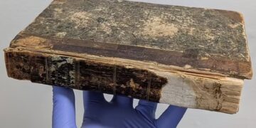 Το «πιο αηδιαστικό βιβλίο στον κόσμο» βρέθηκε σε ένα γραφείο μουσείου