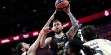 Η Μονακό του Σπανούλη έκανε το 2-0 κόντρα στη Μπαρτσελόνα