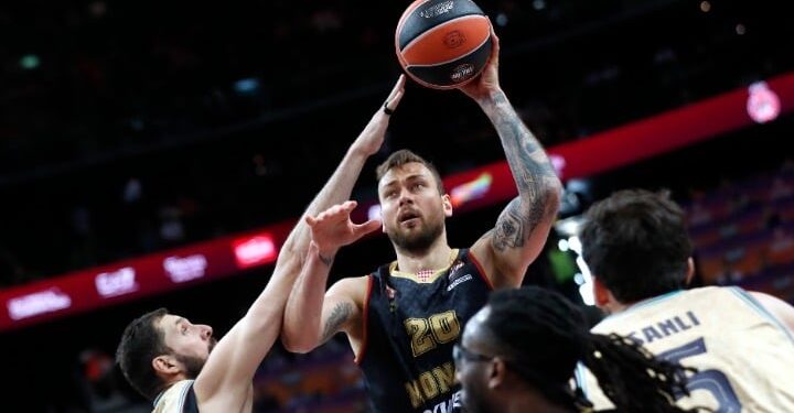 Η Μονακό του Σπανούλη έκανε το 2-0 κόντρα στη Μπαρτσελόνα