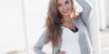 Είναι νιόπαντρη και πιστεύει πως ο πεθερός της είναι ερωτευμένος μαζί της