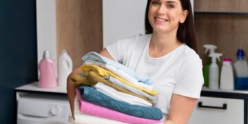 Εξαφανίστε τους δύσκολους λεκέδες με ένα φυσικό μείγμα 2 συστατικών