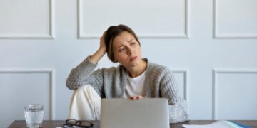 Το Νο1 σύμπτωμα της νόσου στις γυναίκες που δεν εκδηλώνεται στους άνδρες, σύμφωνα με μελέτη