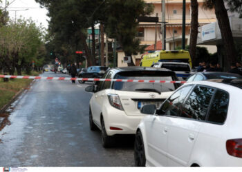 Χαλάνδρι: «Πήγε να μπει στο αυτοκίνητο και τον καθάρισαν»