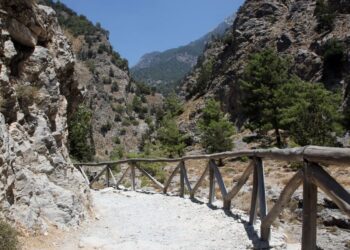 Χανιά: Επιχείρηση διάσωσης στο φαράγγι της Σαμαριάς για νεαρό άνδρα