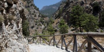 Χανιά: Επιχείρηση διάσωσης στο φαράγγι της Σαμαριάς για νεαρό άνδρα