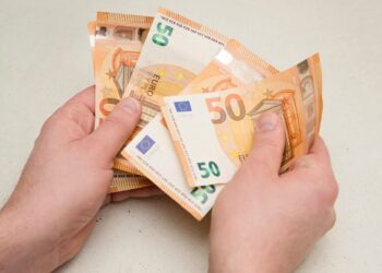 Επτά σημεία SOS για αναδρομικά μισθών