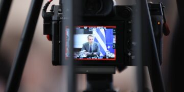 Τι σήμα εκπέμπει ο Κ. Μητσοτάκης σε υπουργούς και βουλευτές