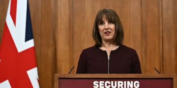 Βρετανία: Πώς το Λονδίνο θα αποφύγει τους δασμούς του Τραμπ