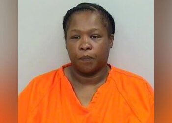 Φρίκη στη Λουιζιάνα: Γυναίκα ξυλοκόπησε με ρόπαλο έναν άνδρα και τον άφησε να πεθάνει στον δρόμο