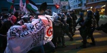 Μικρής διάρκειας επεισόδια στη Βασιλεία μεταξύ αστυνομικών και φιλοπαλαιστινίων διαδηλωτών