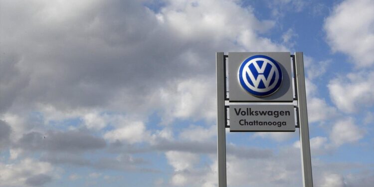 Βαριές καμπάνες σε 4 στελέχη για το σκάνδαλο με τις εκπομπές ρύπων